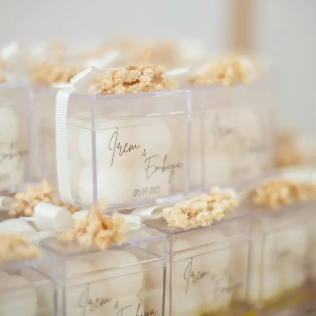 Personalized wedding favor inspiration from Thailand