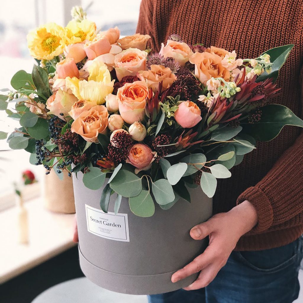 round flower box with great paper from Thailand