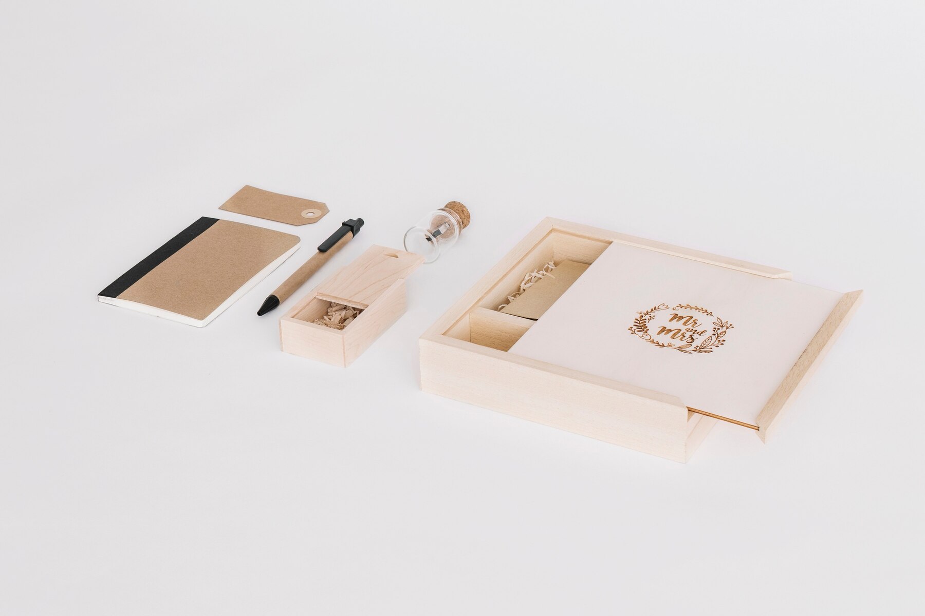 Our elegant wooden keepsake box design