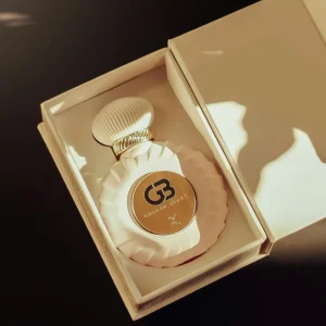 Minimalistic perfume bottle packaging box with magnet closure