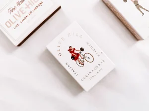 Beautiful, luxury packing inspiration from Olive Hill