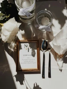 Earth tone wedding table decoration with wooden frame